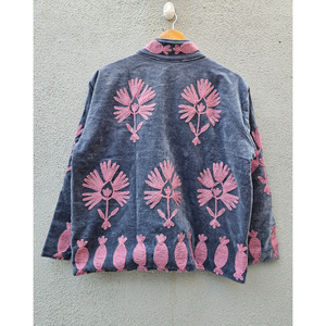 Chaqueta de invierno de terciopelo negro con bordado Suzani, diseño floral, a prueba de viento, para mujer, regalo para ella. - Product Image 6