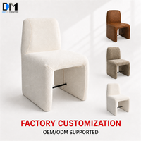 Chaise de salle à manger rembourrée DM Factory OEM ODM avec capacité de charge de 200 kg pour les commandes de mobilier commercial