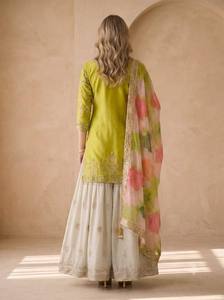 NOIIR PIGEON Ensemble Lehenga Choli Premium sans plis, séchage rapide, longueur cheville, en tissu Cosmos traditionnel brodé, Crêpe Français - Product Image 5