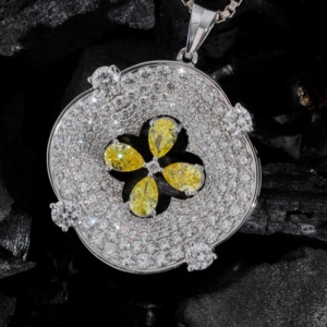 Collar con colgante floral de diamante cultivado en laboratorio, colgante redondo con halo de oro blanco, flor de diamante amarillo, joyería fina elegante, regalo para mujer - Product Image 2
