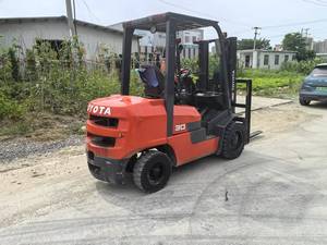 Chariot élévateur diesel Toyota FD30 d'occasion, capacité 3T, haute qualité, avec moteur, boîte de vitesses et pompe, à vendre - Product Image 6