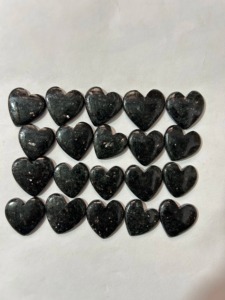 Piedras de Nuummite en Forma de Corazón, Naturales, Grado AAA, Certificadas por Terceros, para Aliviar la Ansiedad y el Estrés - Product Image 6