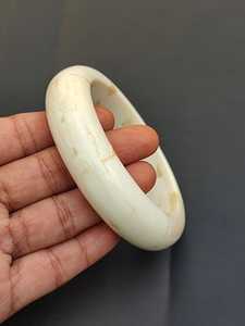 Bracelet rond en os naturel fait main, écologique, style ethnique bohème moderne, manchette de poignet tribale pour femme - Product Image 2