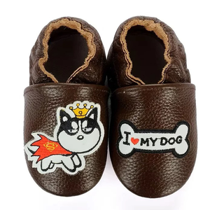 Chaussons pour bébé en cuir véritable avec imprimé cerf mignon, mocassins pour bébé tendance, design animal pour le marché américain - Product Image 1