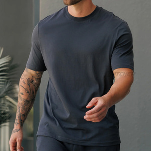 T-shirts en coton tricoté 100% pour hommes, style streetwear personnalisé, avec impression de logo sur mesure, respirants et écologiques - Product Image 1