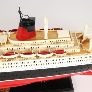 Maqueta de barco de madera pintada a mano SS France, decoración náutica para hotel, oficina, hogar y regalo - Contacto para venta al por mayor - Product Image 5