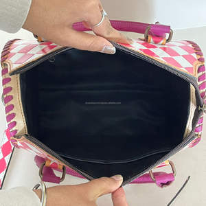 Bolso Tote de Cuero Tallado a Mano 2026, Estilo Bohemio Gitano, Nuevo, con Patrón a Cuadros, Estilo Occidental, Color Turquesa, Multiusos - Product Image 4