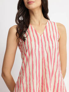 Pink Striped Dot A-Line Midi <b>Dress</b> <b>With</b> Short <b>Sleeves</b> Crew Neck Loose Fit Casual <b>Summer</b> Wear Woven Cotton Fabric Beautiful - Product Image 4