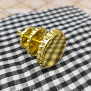 Support à trois niveaux en alliage de zinc pour thé de l'après-midi miniature, idéal pour les fêtes de maison de poupées et la décoration intérieure - Product Image 4