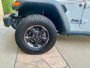 Compre Ahora: Jeep Gladiator Rubicon 4x4 2022, Camioneta Lista para Envío Mundial - Product Image 3