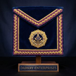 Tablier maçonnique de luxe Past Master en velours bleu avec broderie à la main en fils d'or, Régalia de Grande Loge, Tablier de cérémonie maçonnique personnalisé - Product Image 1