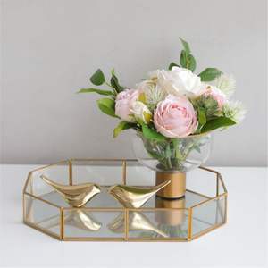 Plateau décoratif hexagonal en verre miroir doré de luxe - Organisateur de bijoux moderne en métal pour coiffeuse, centre de table basse, décoration intérieure - Product Image 1