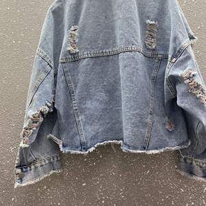 Women's Denim Jacket Heavy Rhinestones Beaded 3D Bow Knot Washed Outerwear for Autumn Winter Summer Casual Jean - Product Image 4