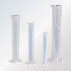 Cylindre gradué en polypropylène pour laboratoire, avec bec verseur et base hexagonale, pour usage en laboratoire - Product Image 1
