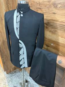 Costume de designer indo-occidental noir pour homme – Blazer de mariage et de fête moderne avec broderie de feuilles Bandhgala - Product Image 2