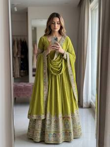 ชุดราตรีสีเขียวสำหรับผู้หญิง ดีไซน์ FD พร้อมกางเกงทรงสวยและผ้าคลุมไหล่สวยงาม ไซส์ M น้ำหนัก 900 กรัม มีสินค้าพร้อมส่งสำหรับงานปาร์ตี้ - Product Image 1