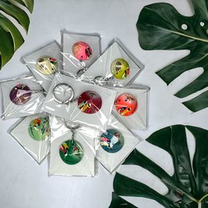 Porte-clés d'artisanat en résine de style artificiel inspiré du Vietnam de haute qualité Souvenir de bagage à main parfait et mémoire de voyage - Product Image 3