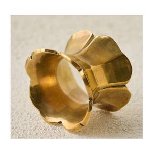 Nouvel arrivage de rond de serviette en métal doré taillé à la main, accessoire de décoration de fête moderne et durable écologique pour la maison - Product Image 4