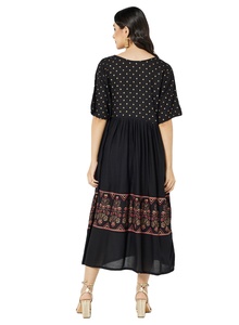Elegante Salwar Kameez Corto de Verano para Mujer con Botones, Material Viscosa, Marca D.E CORP - Product Image 2
