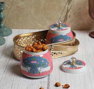 Pot en métal robuste de style Pichwai avec plateau, ensemble de pots décoratifs pour la décoration de mariage - Product Image 2