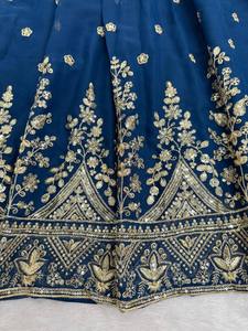 ชุดสูทดีไซเนอร์สุดหรู SARARA แบบสามชิ้น พร้อมงานปักกระจกและเลื่อมแท้ - Product Image 6