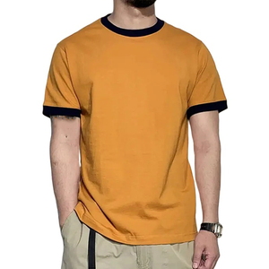 เสื้อยืดแขนสั้นสีเขียวมะกอกสำหรับผู้ชาย ผ้าโพลีเอสเตอร์ ทรงหลวม คอกลม แต่งขอบสีแดง สไตล์สตรีทแวร์ ผ้าเนื้อหนัก 320 กรัม - Product Image 4