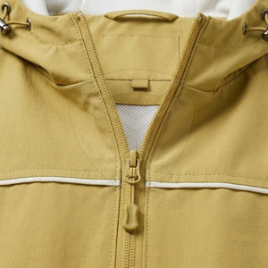 Veste coupe-vent confortable avec tissu lisse et look moderne pour un usage quotidien décontracté et un style streetwear. - Product Image 6
