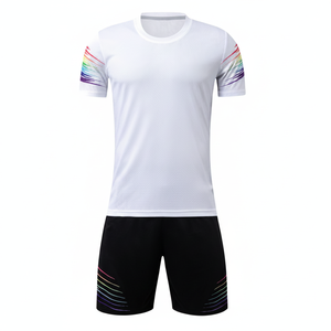 Ensemble d'uniformes de football personnalisés, maillot blanc et noir respirant, short noir, kit de football par sublimation pour hommes, vêtements de sport pour l'entraînement en équipe - Product Image 1