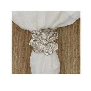 Anillo de Servilleta Decorativo de Metal con Flor Plateada, Porta Servilletas de Tela o Papel, para Bodas y Restaurantes - Product Image 2
