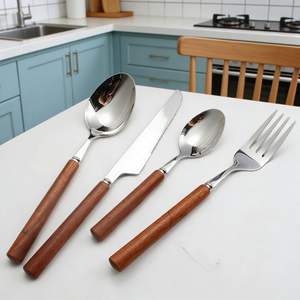 Cubiertos de acero inoxidable con mango de madera para el hogar: cuchara, tenedor, cuchillo, vajilla - Product Image 4
