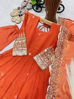 Ensemble Anarkali brodé avec dupatta, vêtements ethniques traditionnels pour fille, provenant d'un fournisseur indien