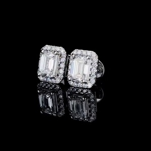 Boucles d'oreilles en or 9 carats avec diamants de laboratoire certifiés 1,00 carat taille émeraude couleur H, pureté VVS2, pour homme, cadeau de luxe pour fiançailles et mariage - Product Image 3