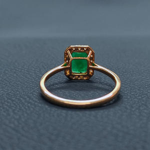 Anillo de Aniversario RIZTA JEWELS para Mujer, Clásico, de Oro Sólido de 14 Quilates, con Esmeralda Natural de Corte Esmeralda - Product Image 4