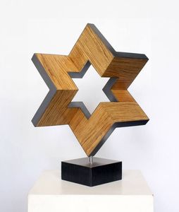 Centre de table étoile en bois unique, fait main, pour une décoration de table rustique et une utilisation festive - Product Image 1