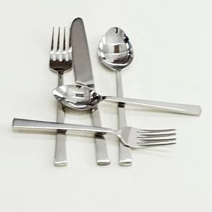 Vaisselle et vaisselle Métal Acier inoxydable Couverts Ensemble de couverts à manche carré épais Aspect moderne Couverts - Product Image 2