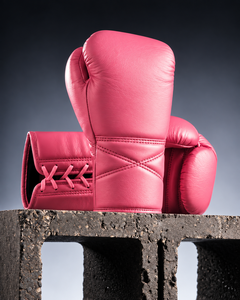 Gants de boxe personnalisés en cuir PU blanc avec fermeture auto-agrippante, imprimé « No Mercy », unisexe, pour adultes, équipement d'entraînement respirant - Product Image 2