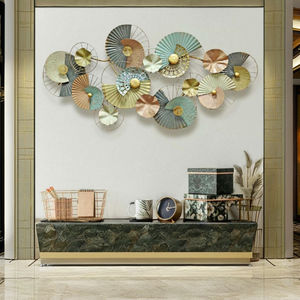 Grande pièce d'art murale décorative en métal à motif abstrait de forme ronde artisanale adaptée à la décoration intérieure du hall de l'hôtel - Product Image 1