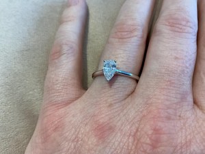 Anillo de compromiso de moissanita de 2 quilates con corte de pera para mujer, plata 925 original, regalo sorpresa para parejas - Product Image 2