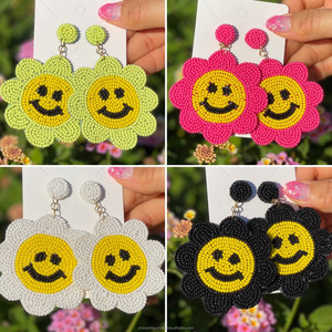 Fleur blanche Smiley visage rocaille perle boucles d'oreilles amusant perlé bijoux coloré déclaration boucles d'oreilles à la mode fête porter cadeau de mode - Product Image 4