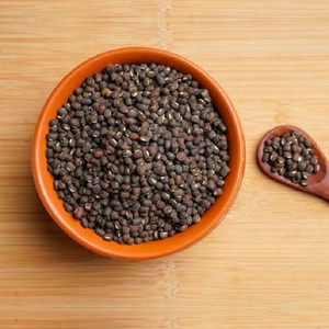Haricot noir entier Urad Dal Matpe sélectionné pour la préparation de la cuisine ethnique, fabrication alimentaire, approvisionnement en gros - Product Image 2