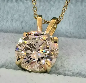 Colgante Solitario de Moissanita Redonda Brillante de 4.00 Ct G VS1, Chapado en Oro con Cadena de Plata 925 de 18 Pulgadas para Mujer - Product Image 3