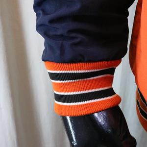 Blouson universitaire homme orange et bleu marine, col montant, fermeture éclair, coupe-vent sportif, design à patchs brodés, color block, Urban Productions - Product Image 3