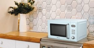 Four à micro-ondes compact rétro pour comptoir avec commande par bouton, écran LED, 700 W, 5 niveaux de puissance, 8 menus automatiques, plateau tournant en verre - Product Image 3
