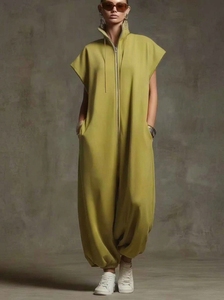 Mono holgado de mujer con cuello alto y cremallera, verde oliva liso, largo completo, hombros caídos, cintura alta, estilo urbano, de Spandex/Algodón. - Product Image 3