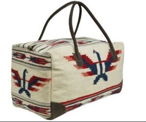 Sac de voyage élégant et robuste, sac de week-end tendance, grand sac de rangement |   Sac de voyage durable et spacieux |   Exportateur en gros d'Inde - Product Image 4