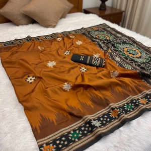 Tissu de sari en soie Patola Orange Pure avec pièce de tissu non cousue pour la blouse |   Vêtements ethniques pour femmes tissés à la main |   Prix de gros en vrac - Product Image 4