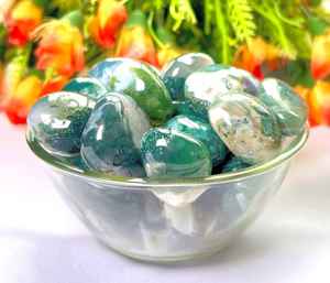 หินมอสอะเกตธรรมชาติขัดเงาแบบขายส่ง หินอันโนมาลี หินทัมเบิลสโตน สำหรับการบำบัดทางจิตวิญญาณ - Product Image 1