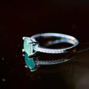 Anillo de Esmeralda Hecho a Mano en Plata de Ley 925, Gema del Mes de Mayo, Joyería Elegante, Regalo para Mujer - Product Image 2