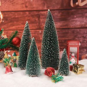Set di 4 Alberi di Natale in Miniatura da Tavolo in Pino Verde con Decorazioni e Puntali per Albero di Natale - Product Image 2