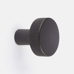 ลูกบิดตู้ทองเหลืองทรงกลมคุณภาพเยี่ยม มือจับเฟอร์นิเจอร์สไตล์มินิมอล โลหะทนทาน สำหรับลิ้นชัก ประตูตู้เก็บของ ใช้กับตู้เสื้อผ้า - Product Image 5